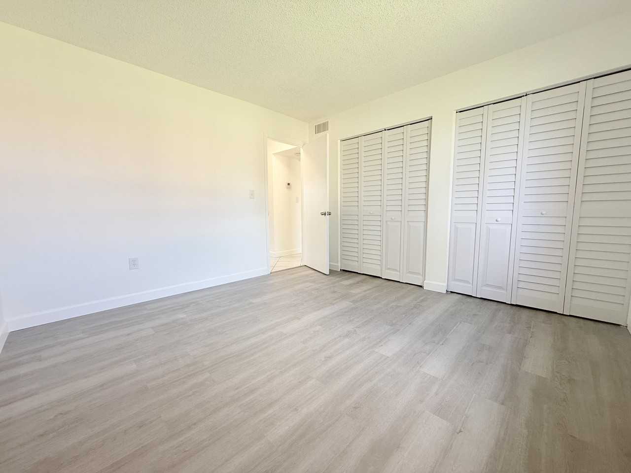 6106 Forest Hill Blvd #204 - Photo 7 of 18
