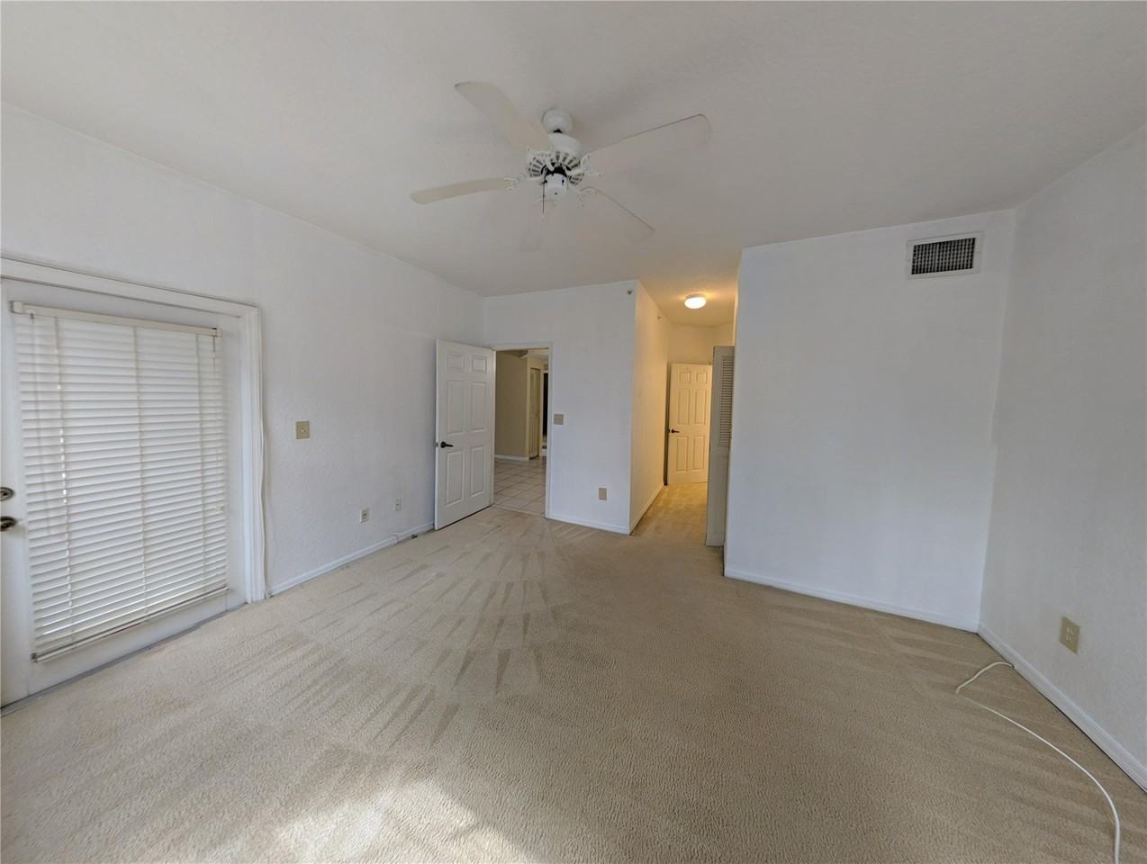 761 Sw 148th Ave #915 - Photo 3 of 19