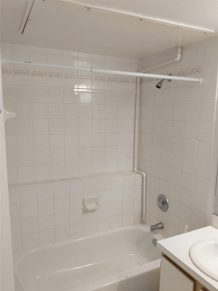 761 Sw 148th Ave #915 - Photo 5 of 19