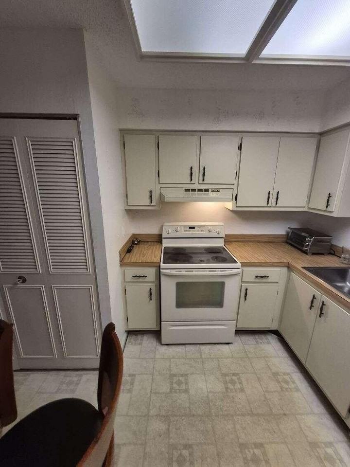 370 Nw 76th Ave #104 - Photo 6 of 23