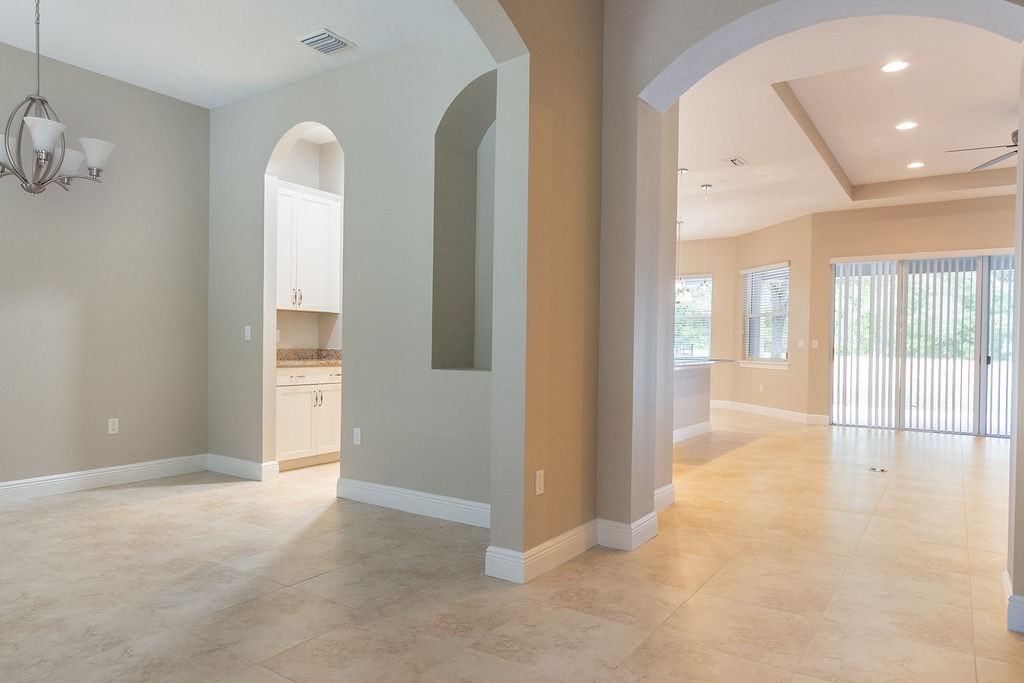 906 Victoria Hills Dr S #1 - Photo 3 of 18