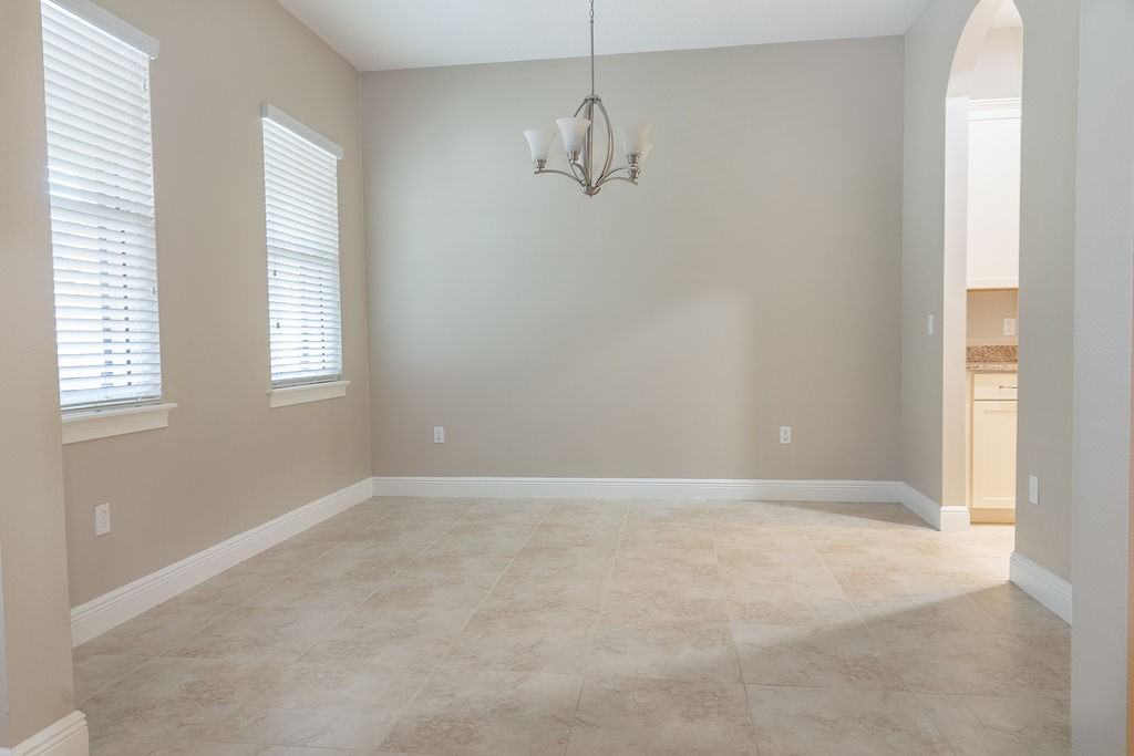 906 Victoria Hills Dr S #1 - Photo 4 of 18