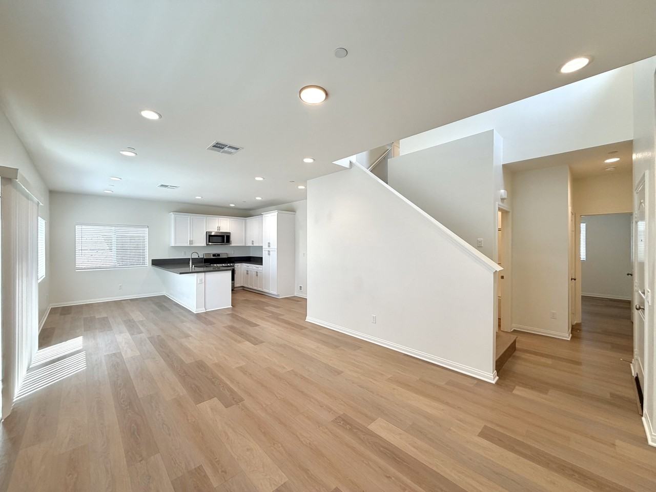 144 N Sutter Ave #1 - Photo 3 of 10