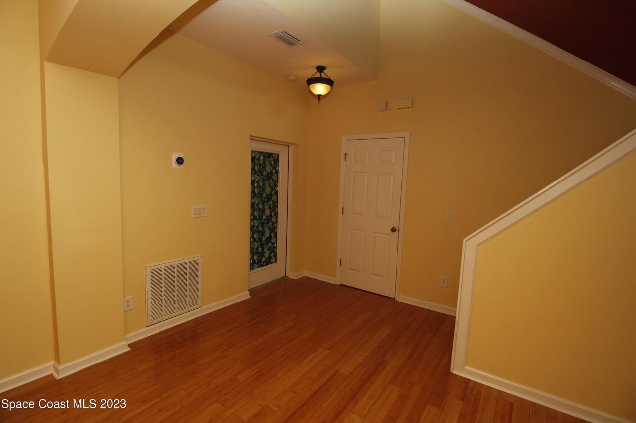 3275 Arden Cir - Photo 3 of 26