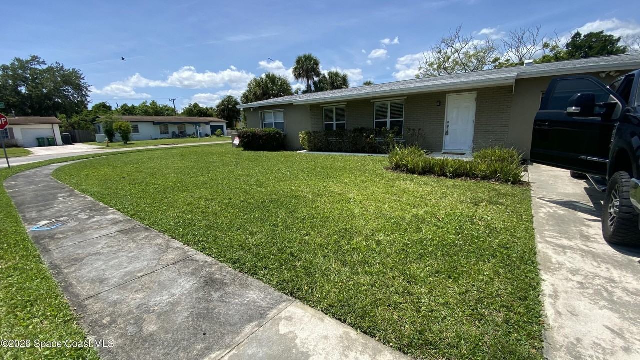 2125 Emerald Ct - Photo 3 of 21