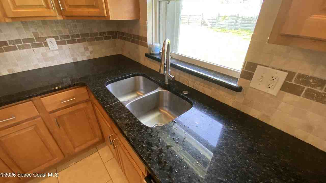 2125 Emerald Ct - Photo 7 of 21
