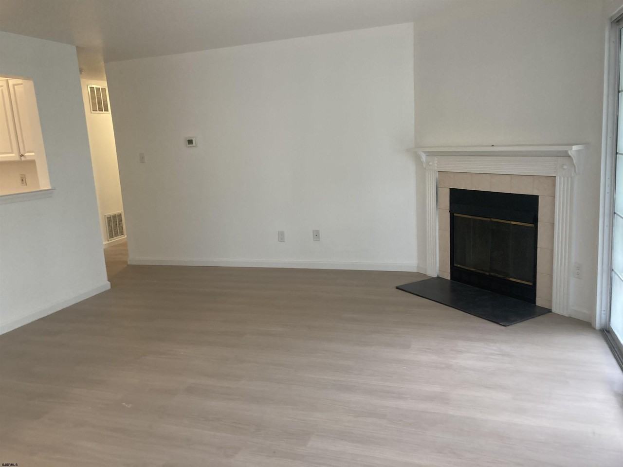 4925 Winterbury Dr - Photo 3 of 16