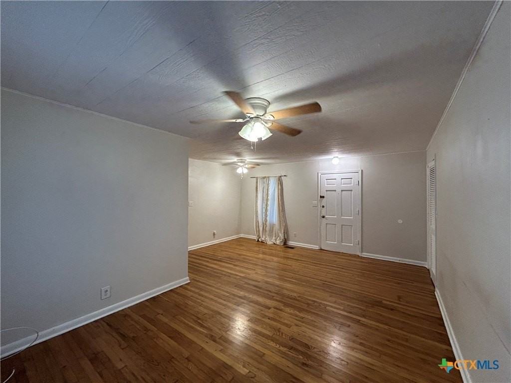 554 Lee St - Photo 6 of 19