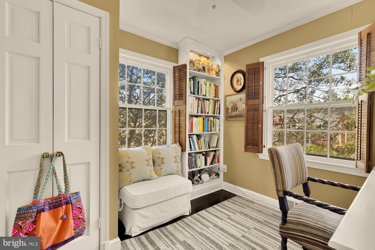 7064 31st St Nw - Photo 3 of 39