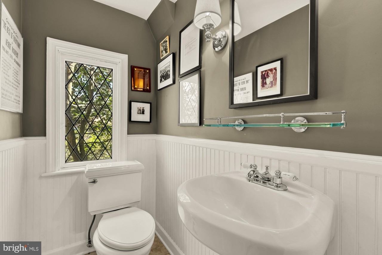 7064 31st St Nw - Photo 4 of 39