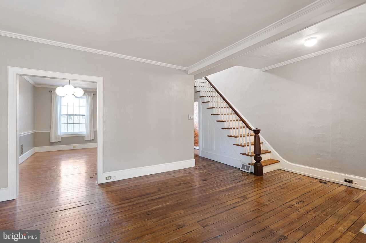 1010 Trenton Pl - Photo 6 of 23