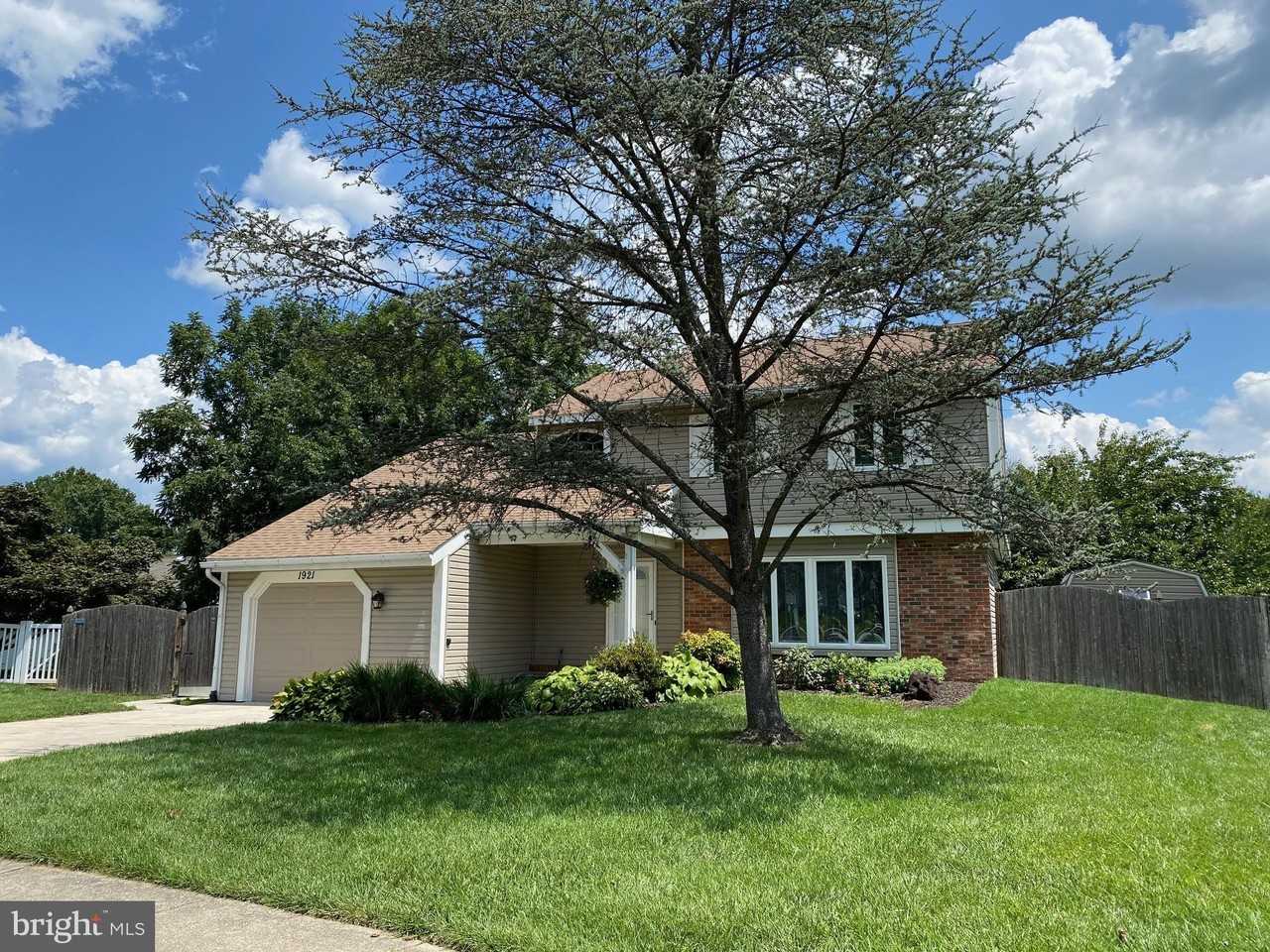 1921 W Zabenko Dr - Photo 2 of 30