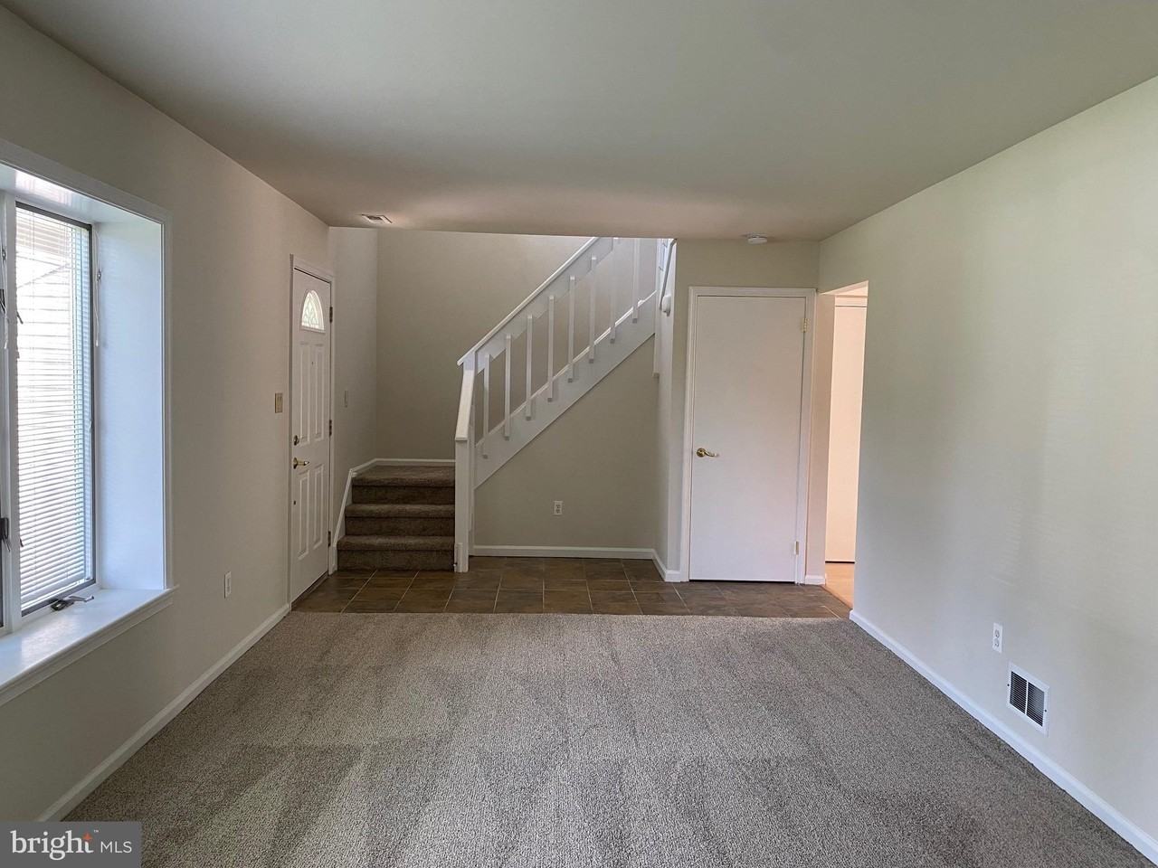 1921 W Zabenko Dr - Photo 5 of 30