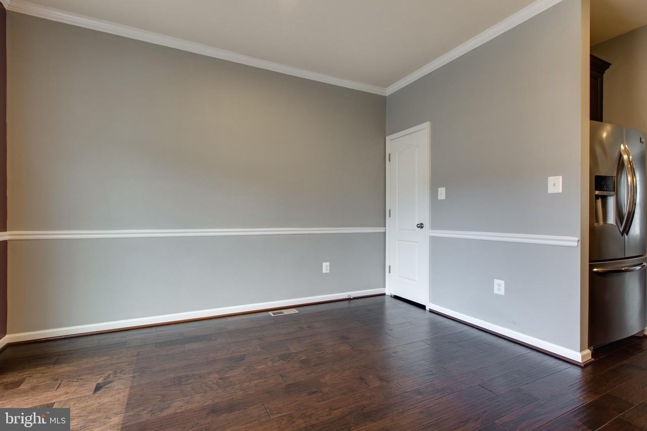 1314 Hawthorn Dr - Photo 6 of 36