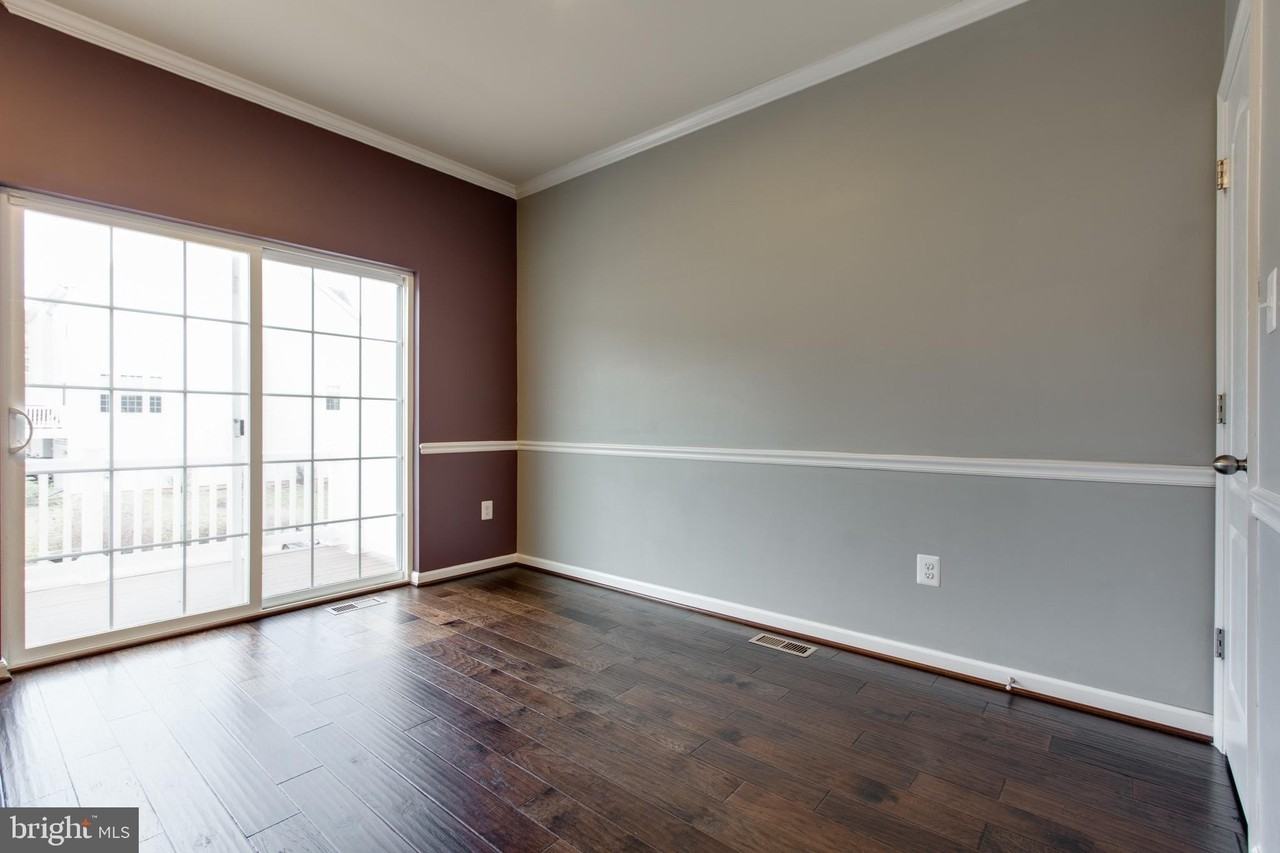 1314 Hawthorn Dr - Photo 7 of 36