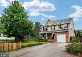 featured image of 132-B Pineview Ave