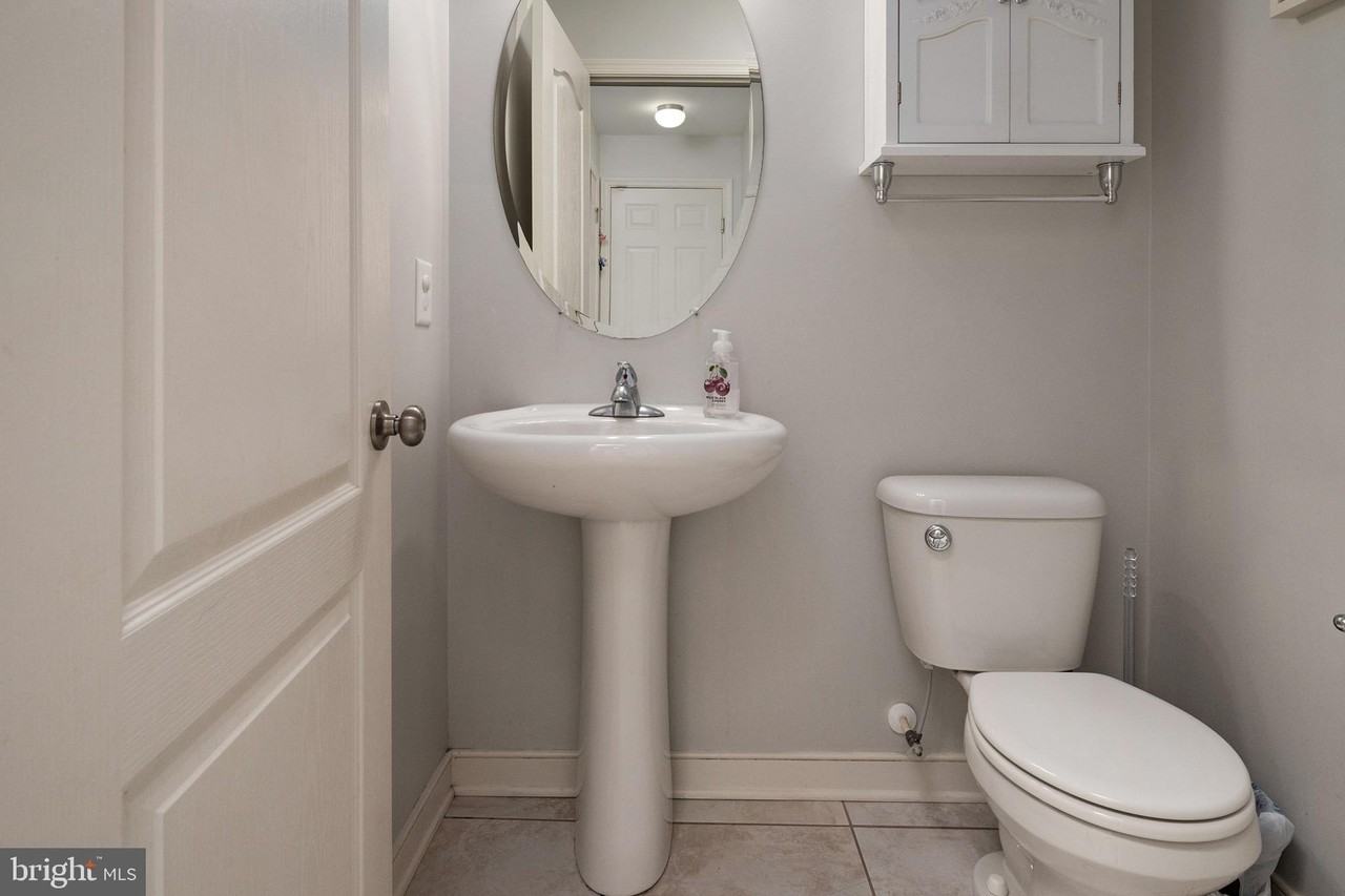 132-B Pineview Ave - Photo 6 of 46