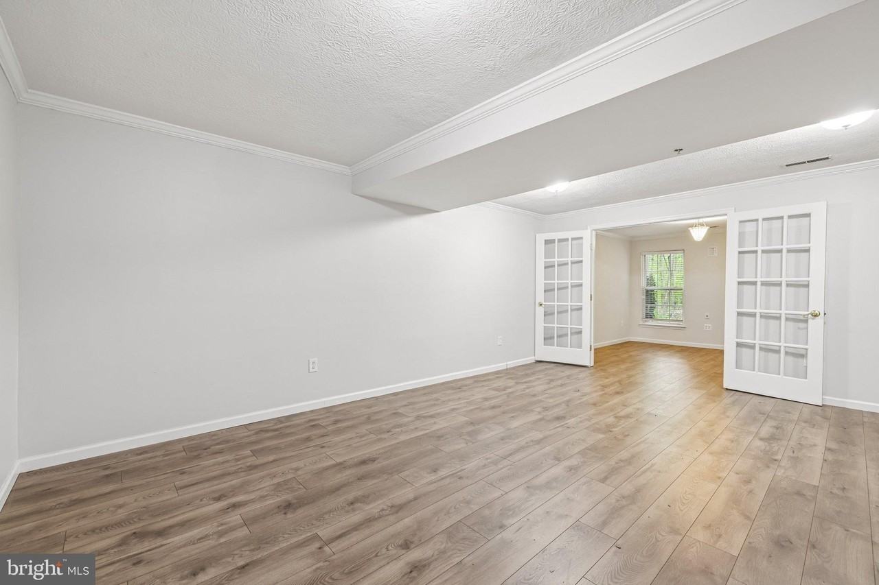 8727 Thornbrook Dr - Photo 5 of 40