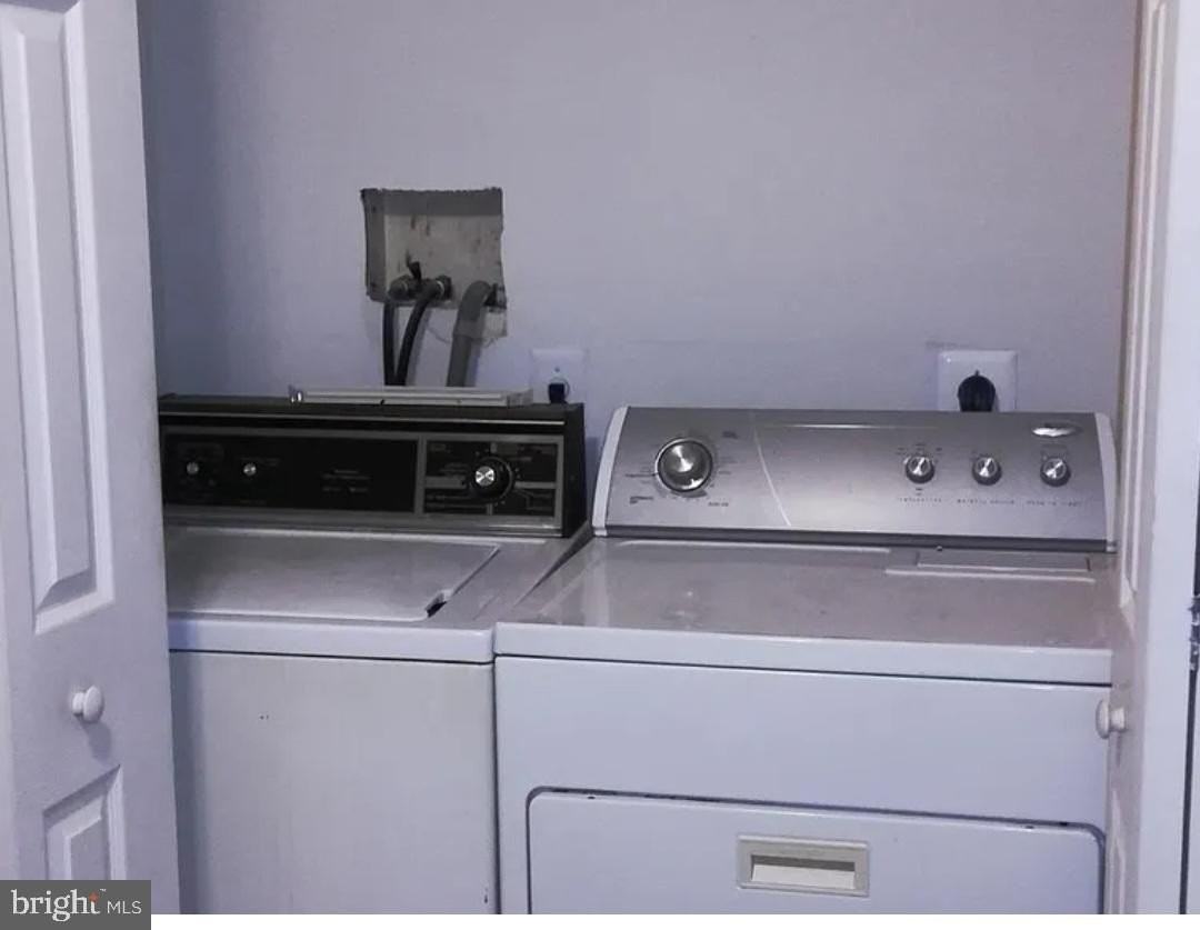 503 N Patterson Park Ave - Photo 3 of 5