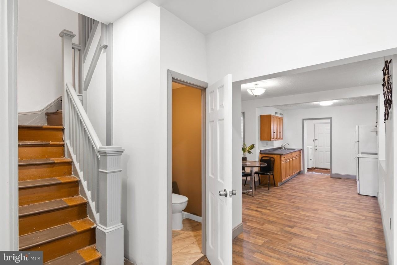 941 Brunswick St - Photo 6 of 35
