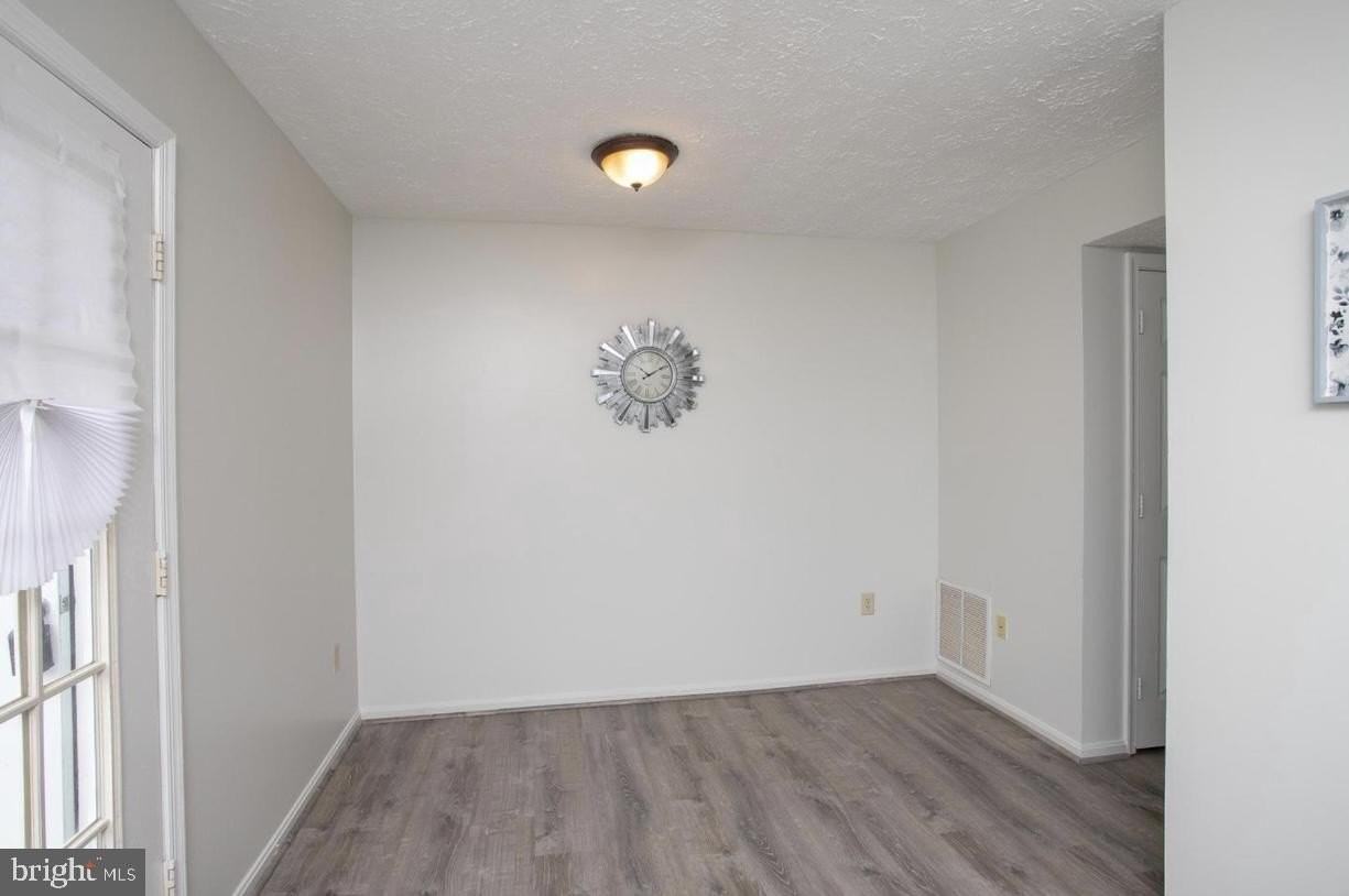 6276 Whistlers Pl - Photo 4 of 19