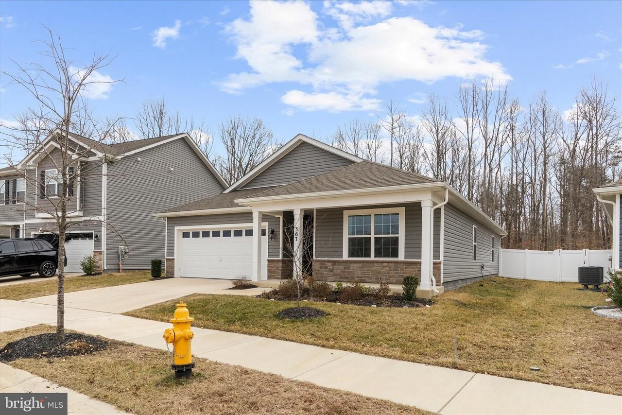 367 Forest Edge Ave - Photo 2 of 50