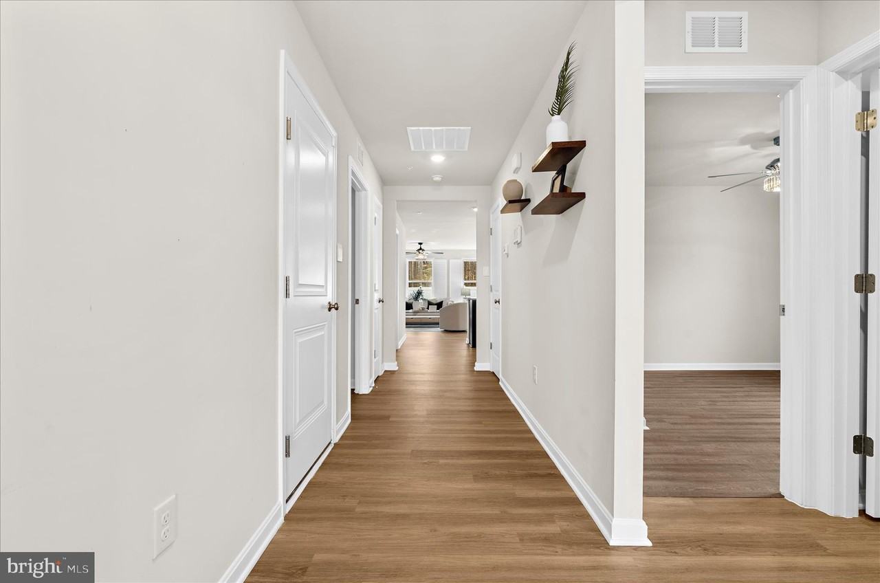 367 Forest Edge Ave - Photo 6 of 50