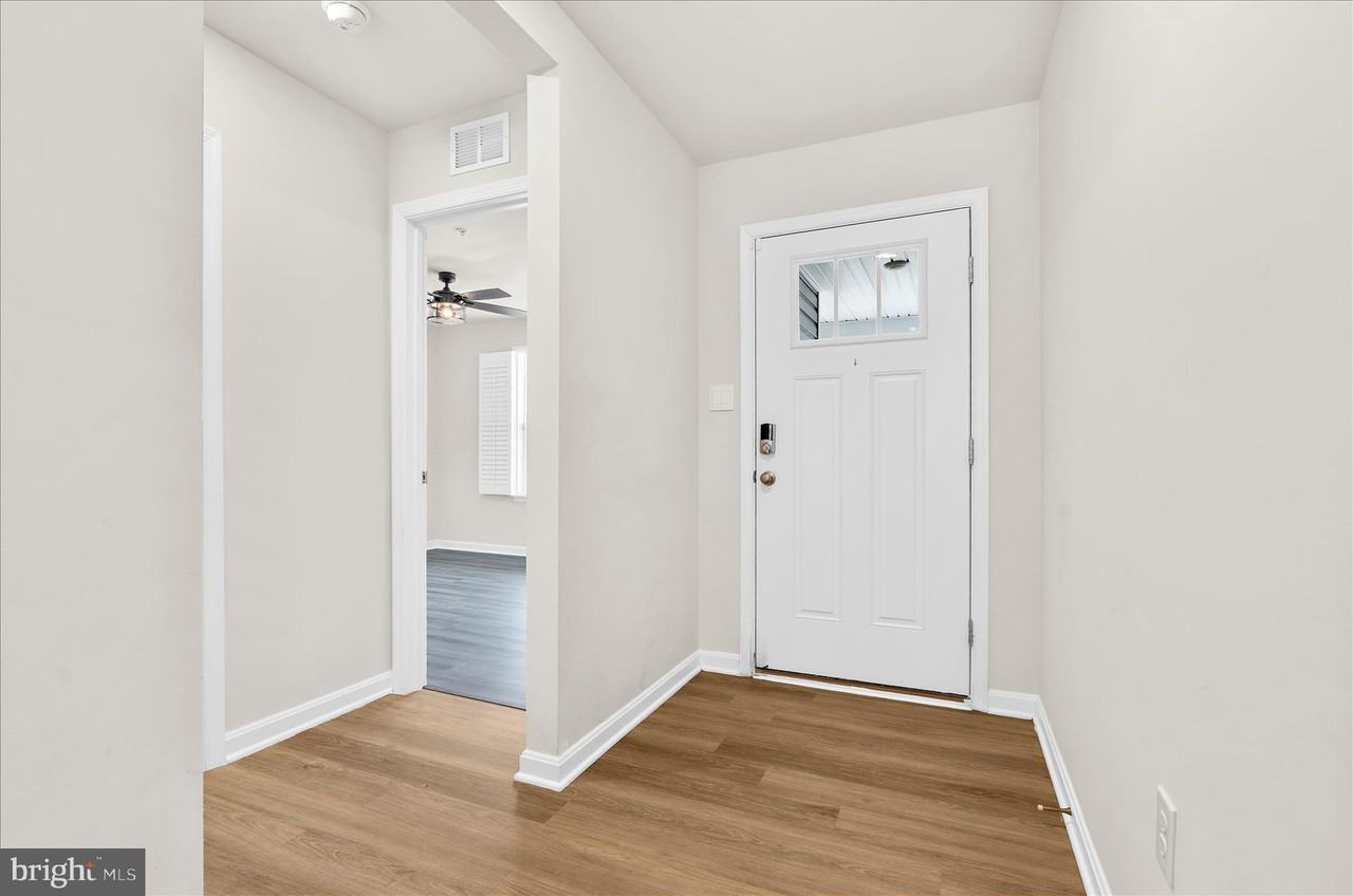 367 Forest Edge Ave - Photo 7 of 50