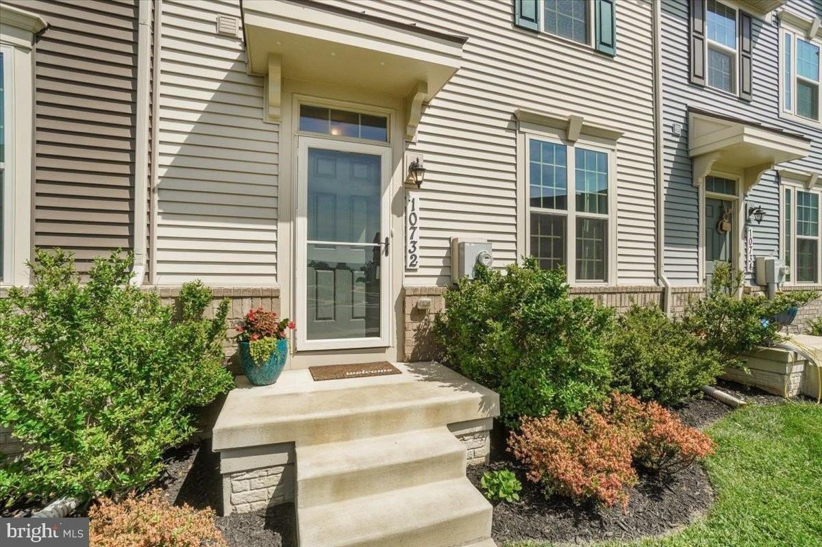 10732 Lamoka Ln - Photo 2 of 32