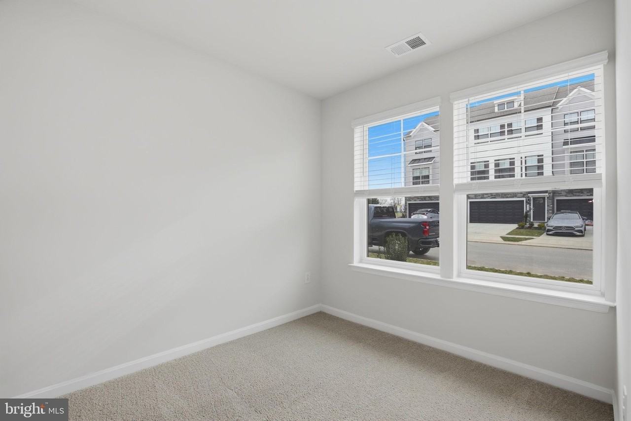 332 Ensemble Way - Photo 6 of 38
