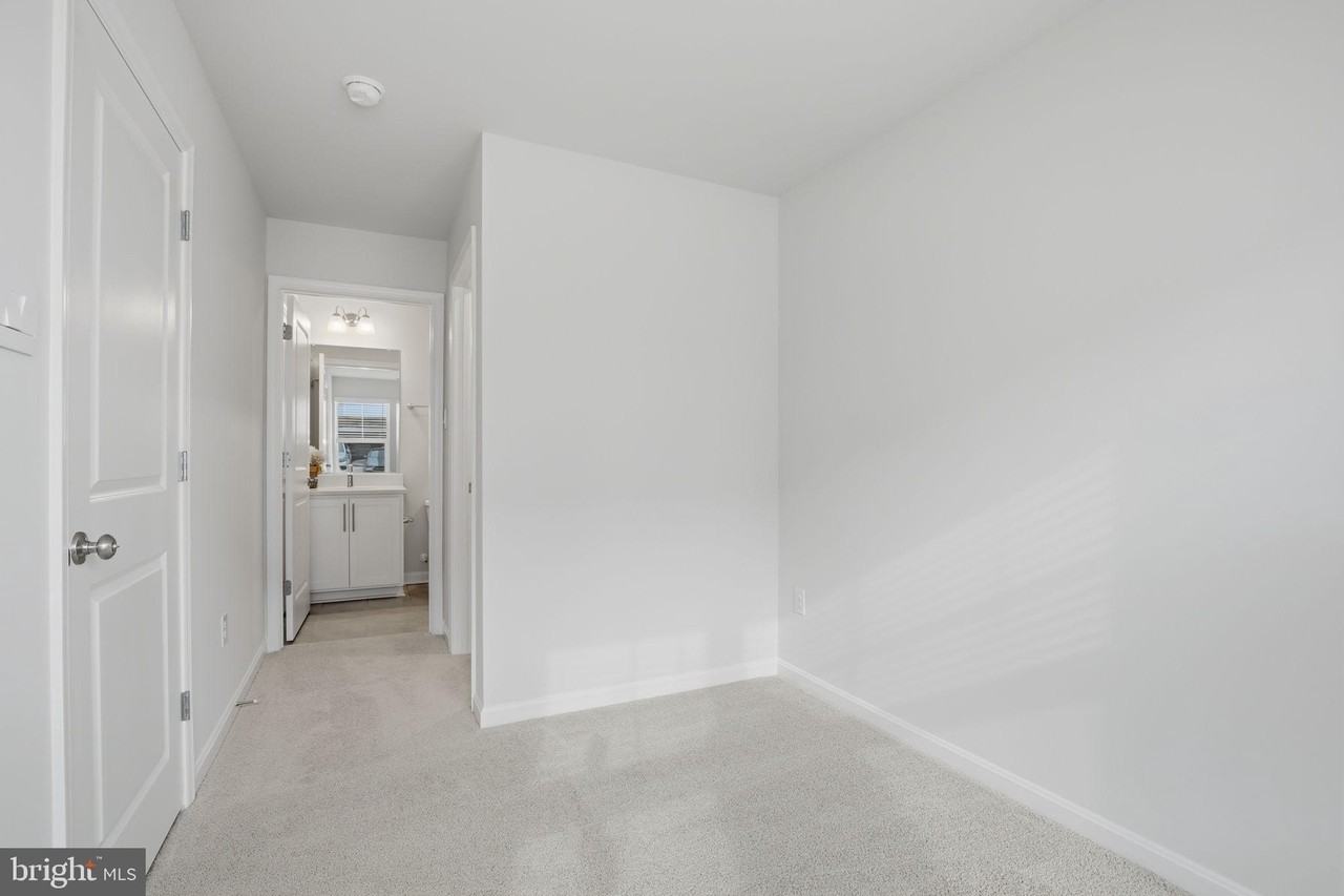 332 Ensemble Way - Photo 7 of 38