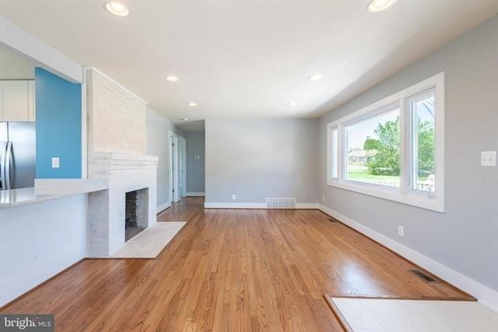 105 Meadow Rd - Photo 7 of 40