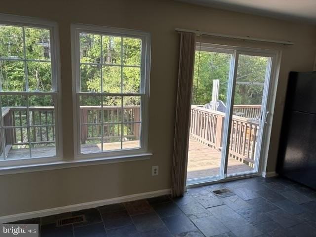 1414 Primrose Pl - Photo 4 of 15