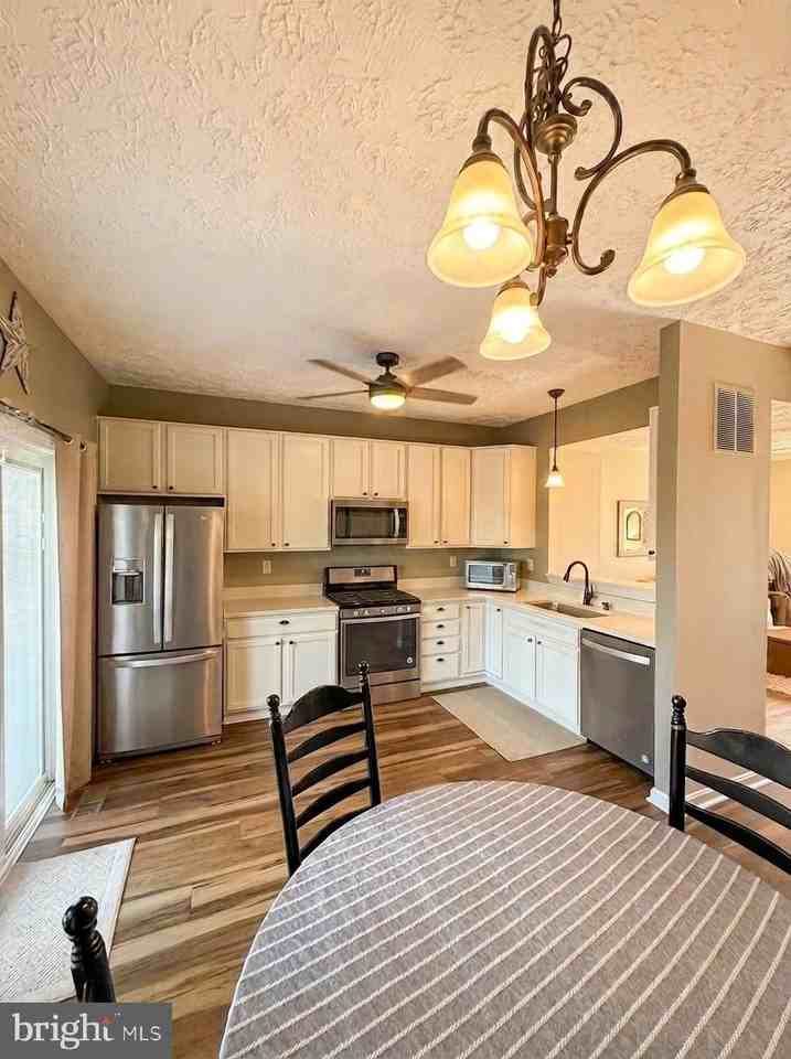 1409 Roman Ridge Way - Photo 3 of 11