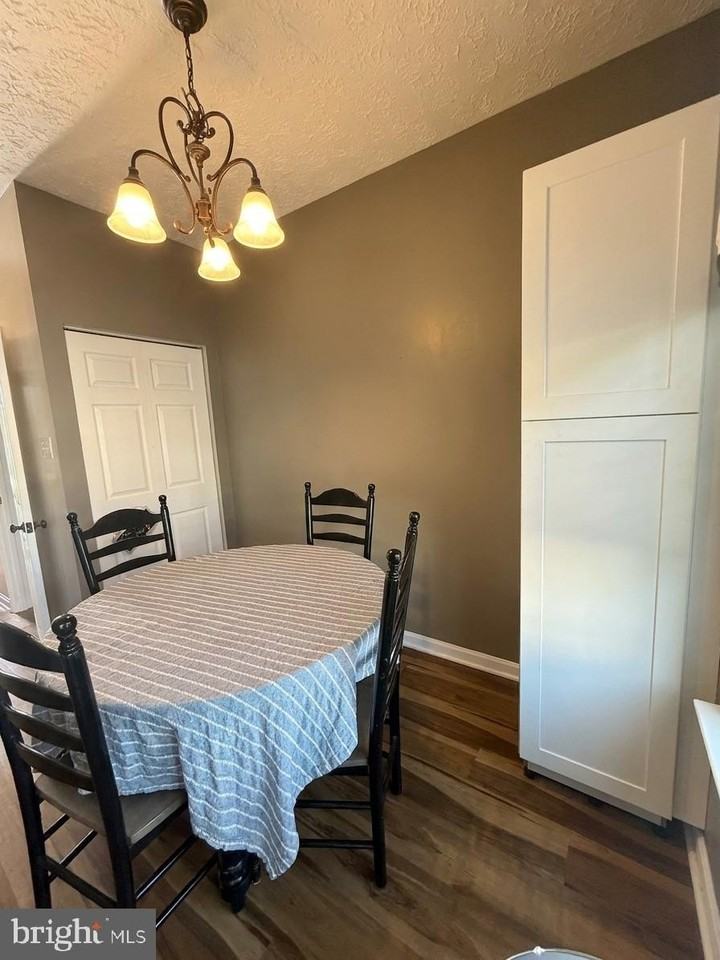 1409 Roman Ridge Way - Photo 4 of 11