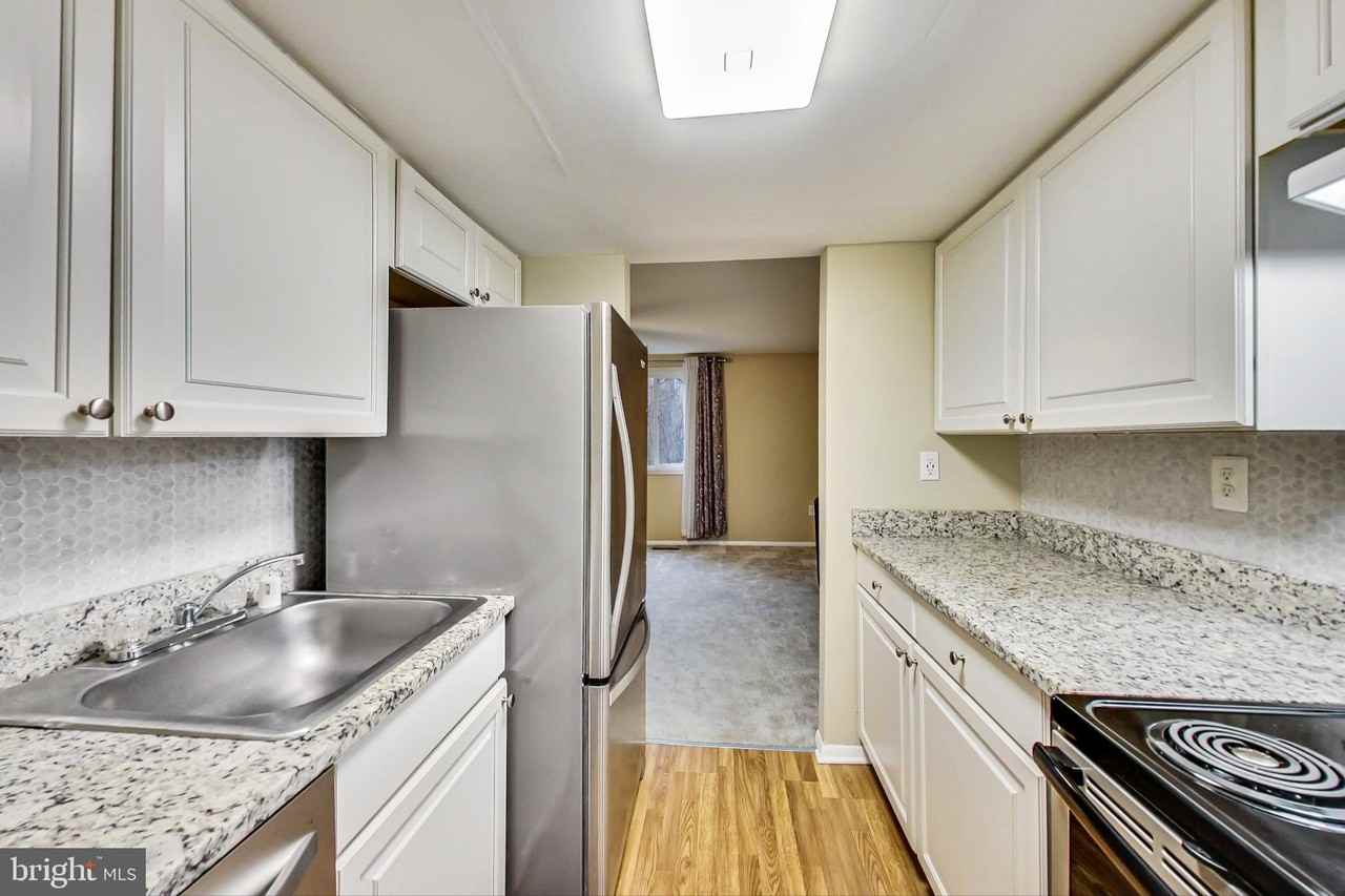 6510 Overheart Ln - Photo 5 of 34