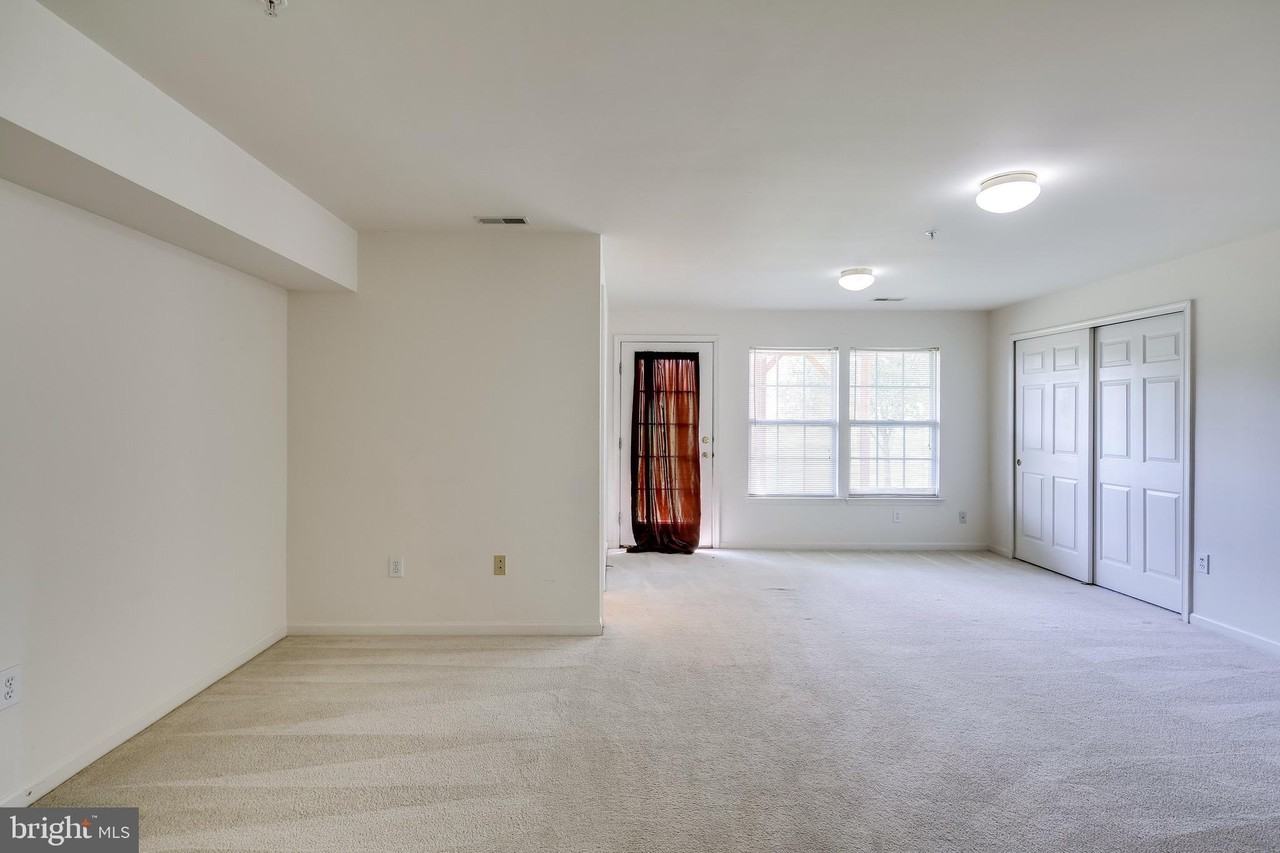 2702 Snowmill Ct - Photo 5 of 34