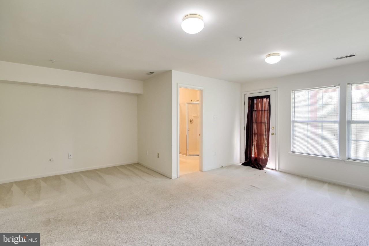2702 Snowmill Ct - Photo 7 of 34