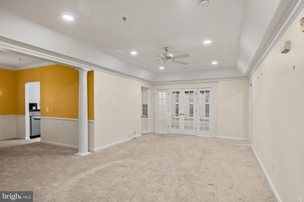 6155 Shadywood Rd #406 - Photo 3 of 29