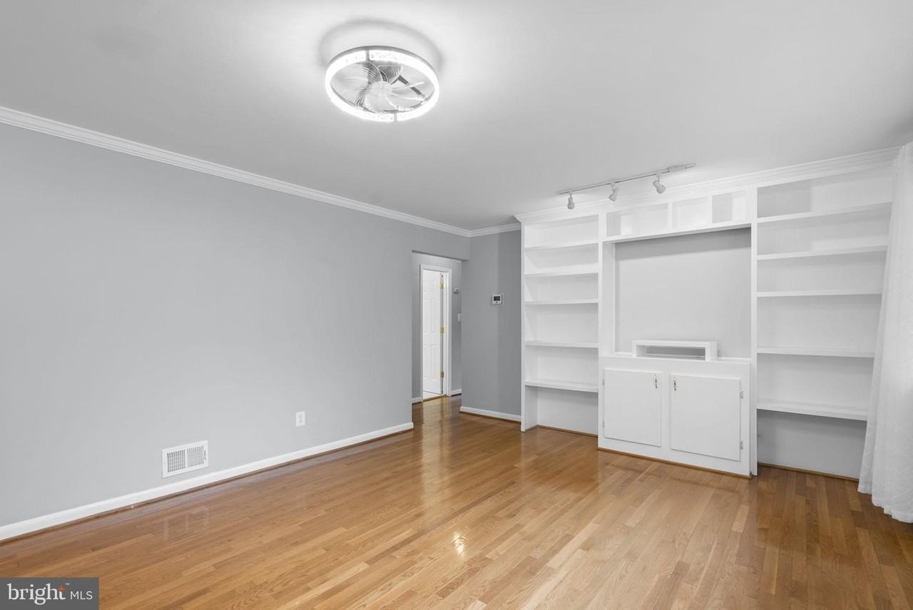 308 Clagett Dr - Photo 4 of 30