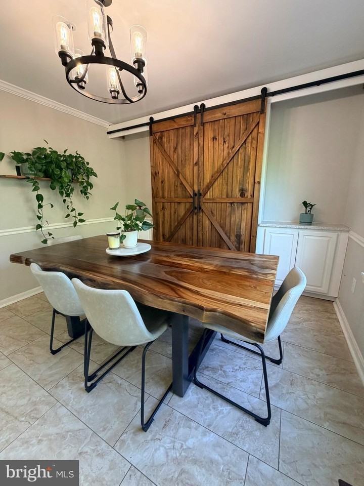 25754 Woodfield Rd - Photo 3 of 16