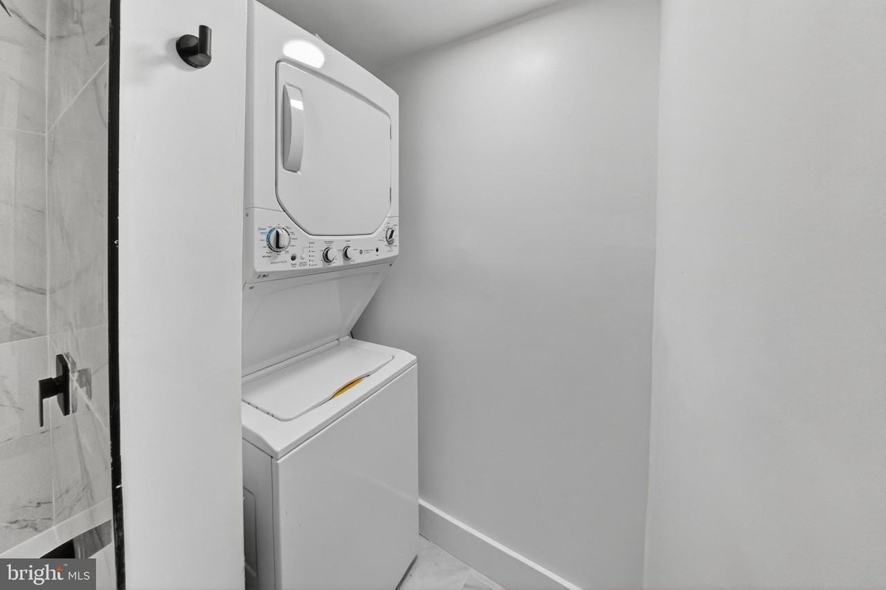 20 Monroe St #20-102 - Photo 4 of 27