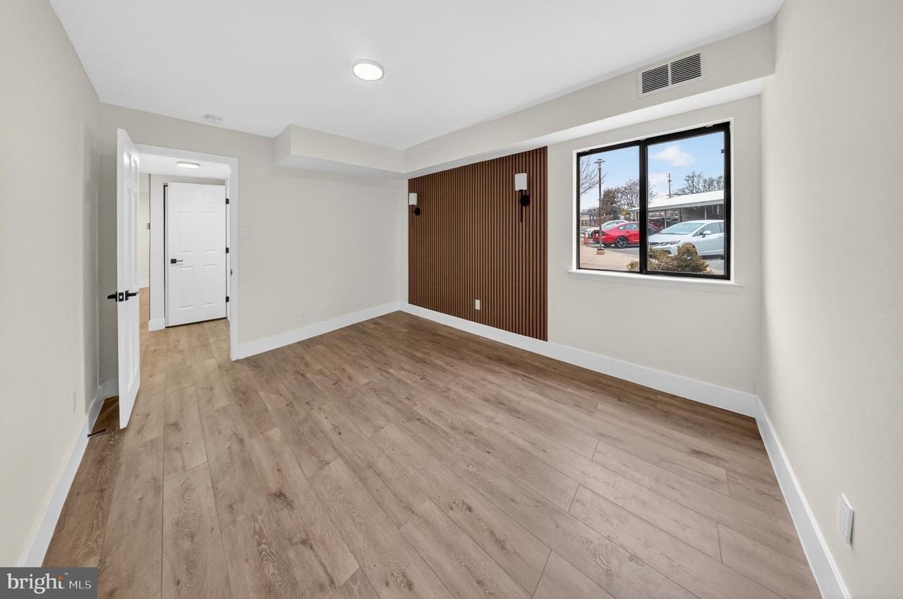 20 Monroe St #20-102 - Photo 5 of 27