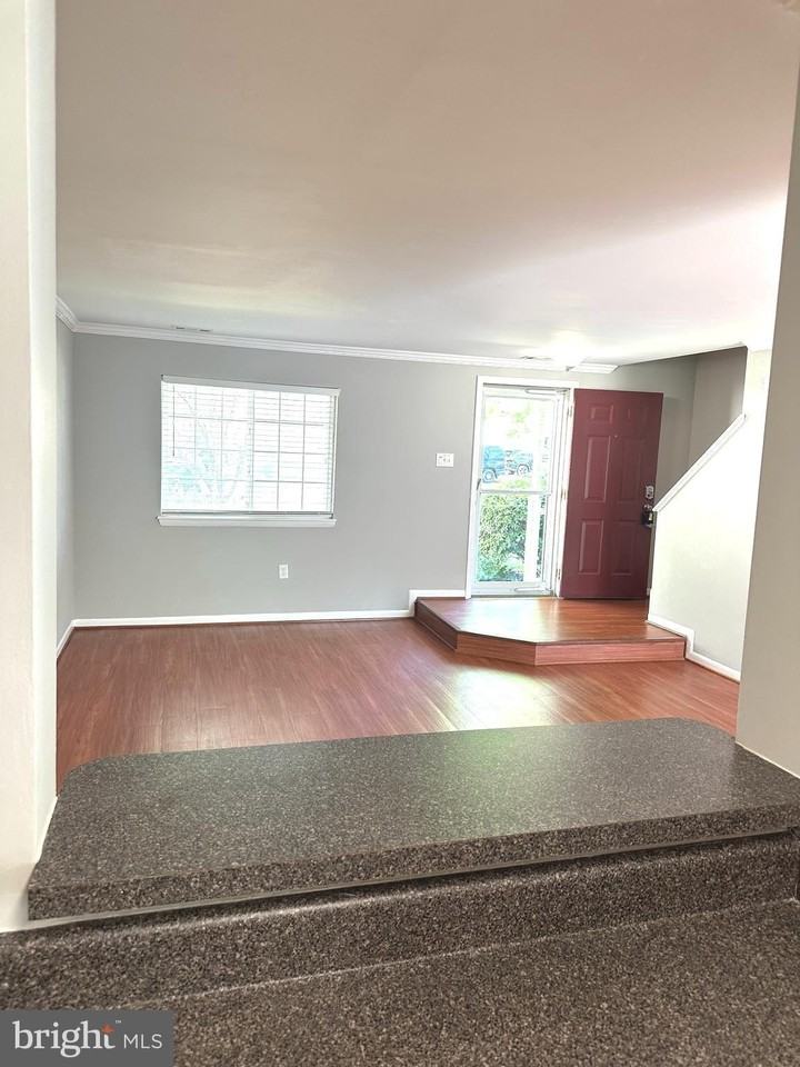 11432 Herefordshire Way - Photo 5 of 17