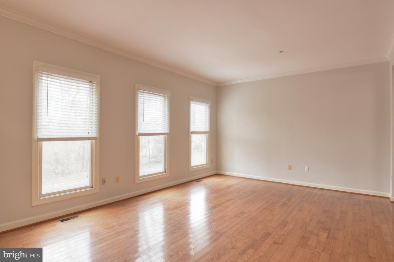 3 Sterling Ct - Photo 3 of 26