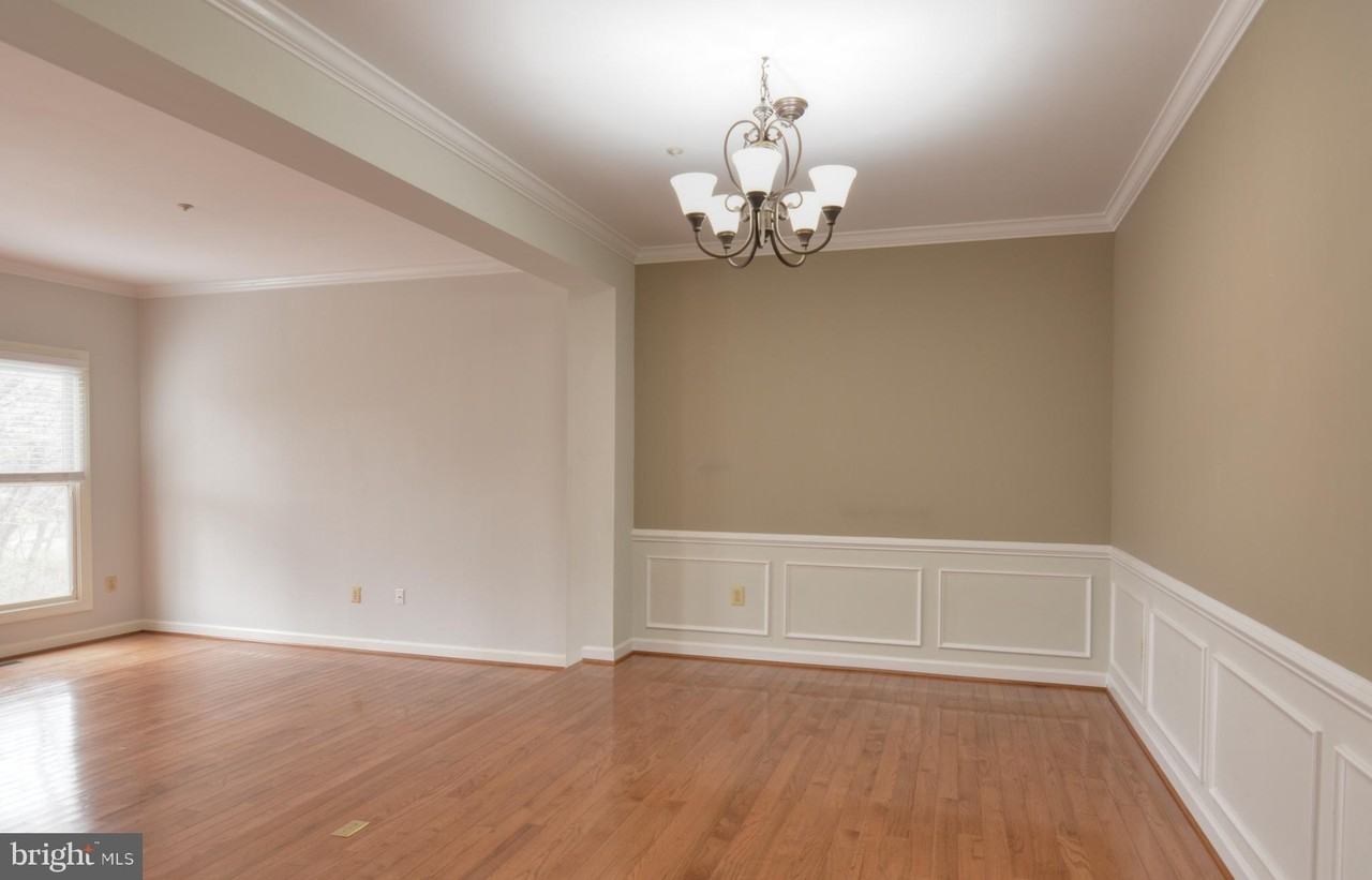 3 Sterling Ct - Photo 7 of 26