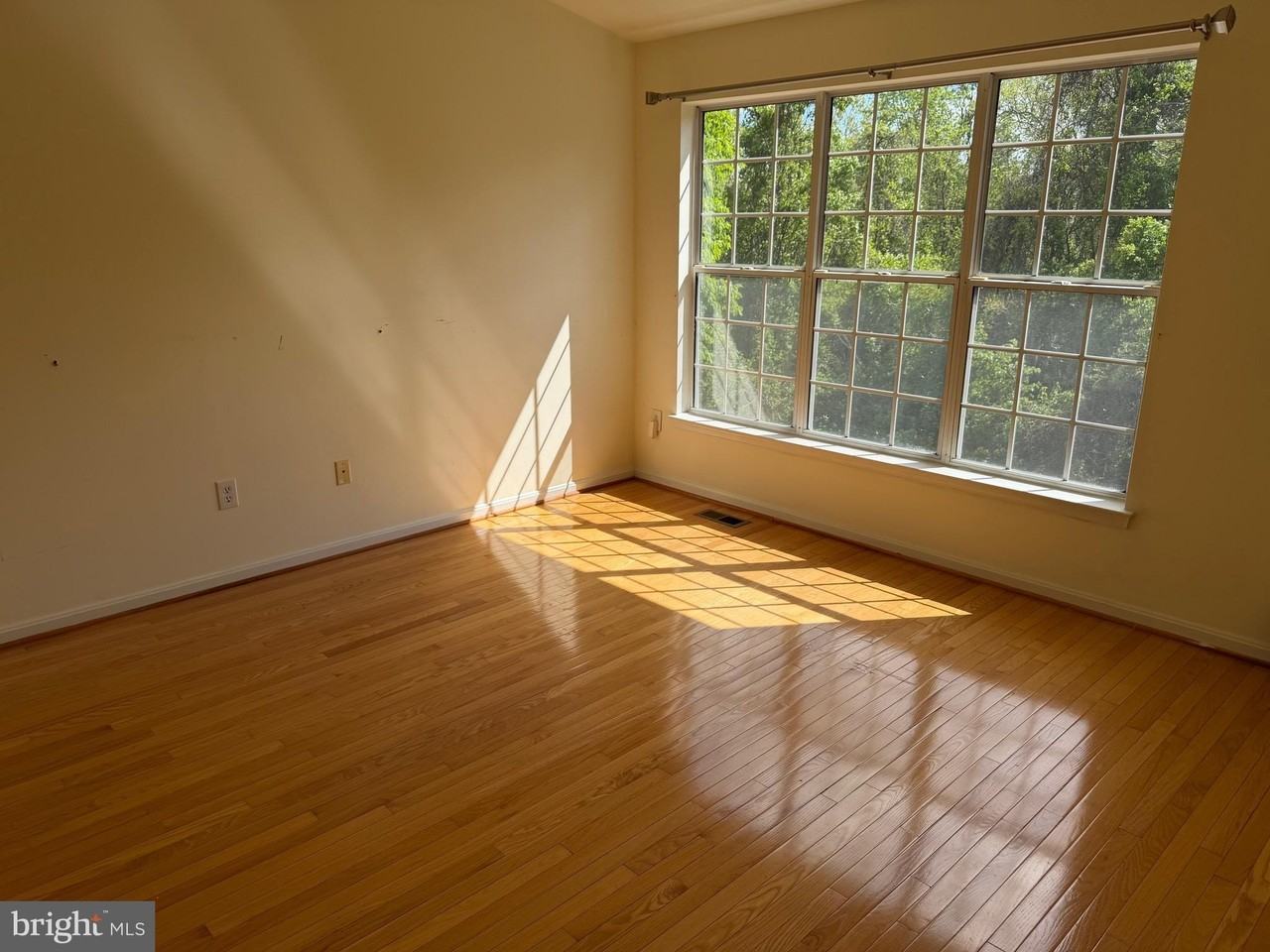 1835 Staley Manor Dr - Photo 3 of 16