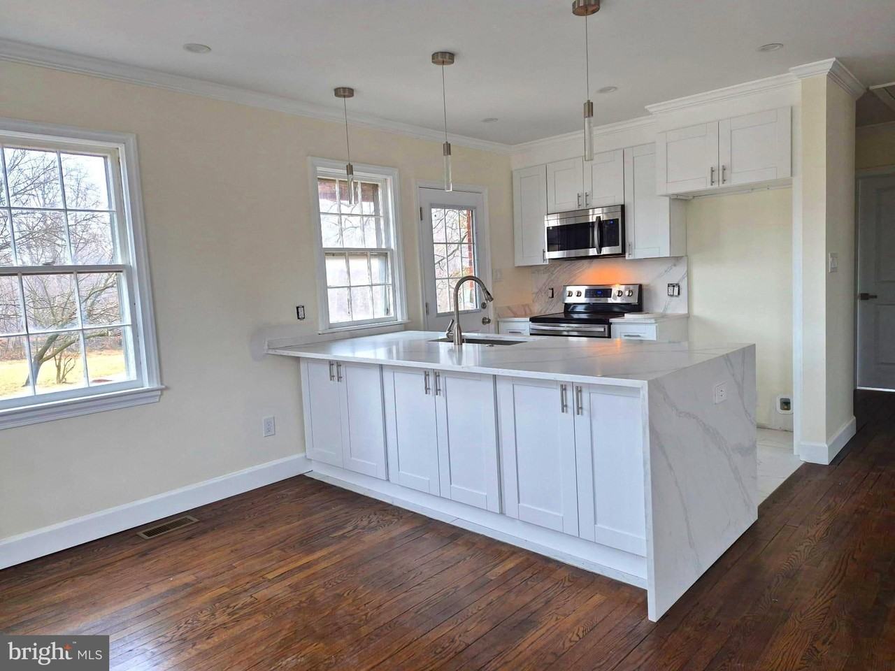 2206 Brinkley Rd - Photo 4 of 12