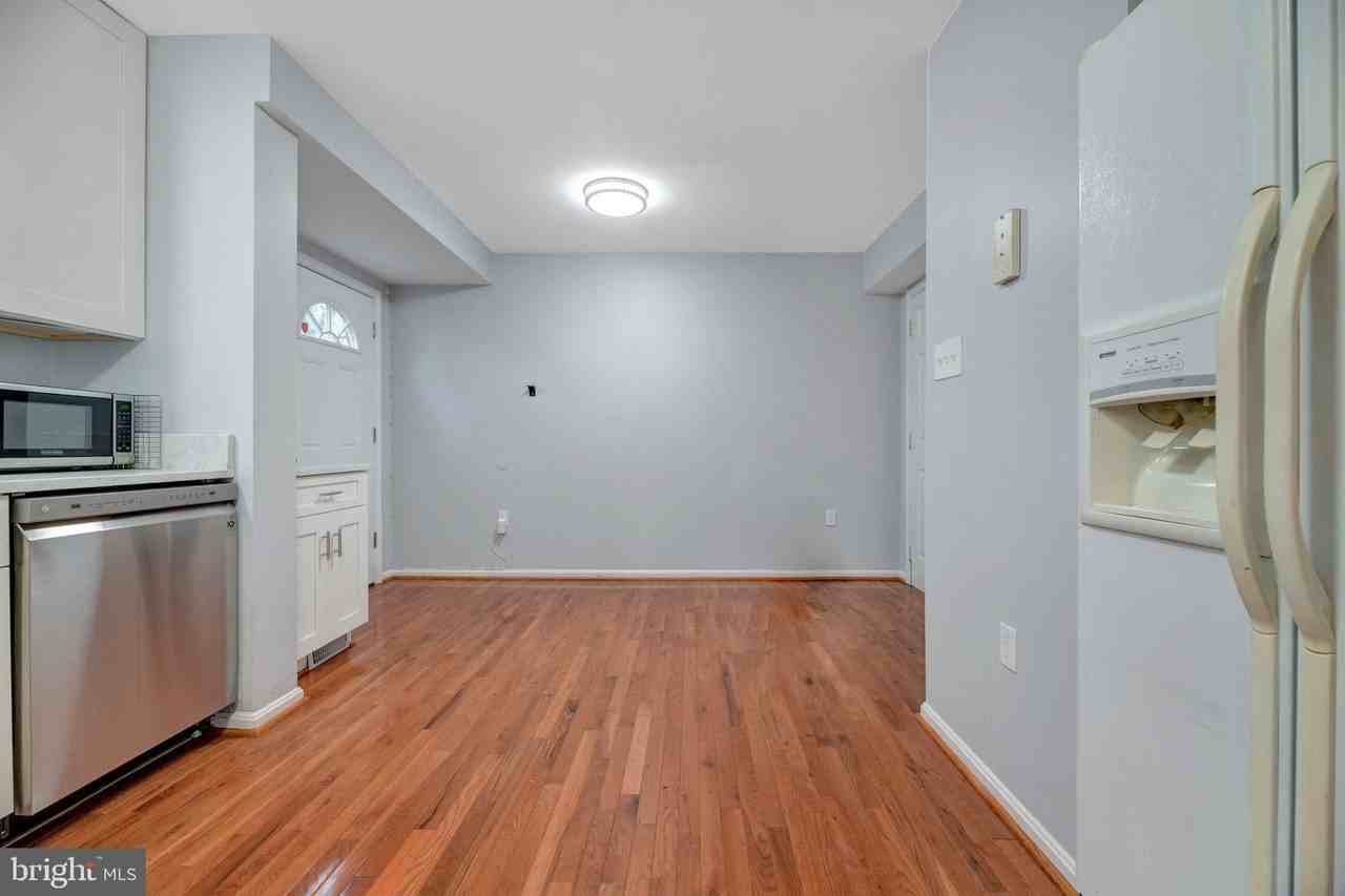 1105 61st Ave - Photo 2 of 15