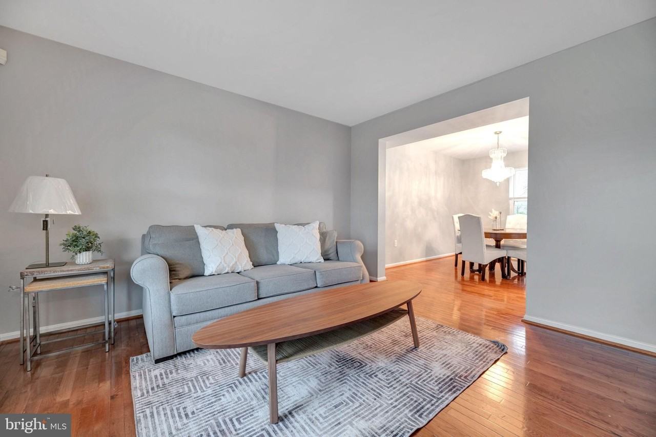 1105 61st Ave - Photo 3 of 15